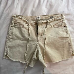 Women’s 10 Cream high rise Jean Shorts Frayed Hem festival Coachella